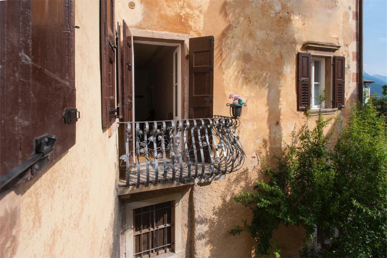Ferienwohnung Dimora Storica Caproni Arco Exterior foto